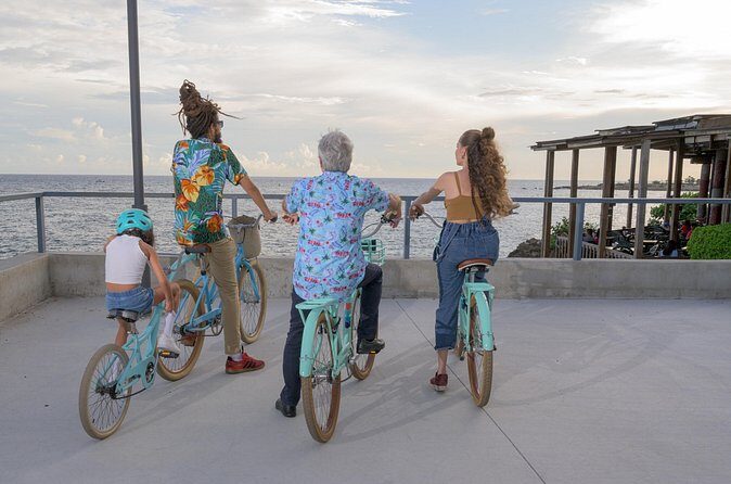 2 Hour Bike Rental Colonial Zone / Santo Domingo - The Malecón leg: why the sea breeze makes the whole ride feel longer