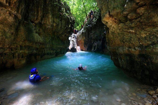 27 waterfalls PUERTO PLATA - The Falls Route: What “27 Charcos” Means in Practice