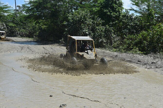 7 Waterfalls Damajagua and Dune Buggy - Small-group pacing: why it matters on a hike like this