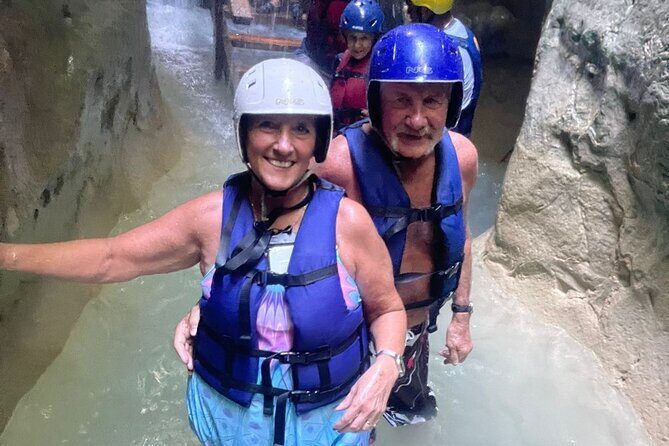 7 Waterfalls in Puerto Plata + a Delicious Local lunch. - Stop 3: Lunch After the Falls (Buffet and Local Flavor)