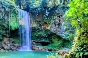 AMBER COVE-TAINO BAY 5 Zip Lines 7 Waterfalls + Locale Food - Lunch after the falls: Dominican buffet food that actually fills you up