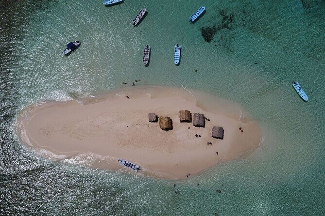 Cayo Arena, Paradise Island Tour - Cayo Arena beach time: fruits, drinks, snorkeling gear, and the reef experience