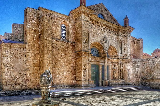 Colonial Santo Domingo and hidden natural beauties City Tour - Santo Domingo in One Afternoon: Zona Colonial to Los Tres Ojos