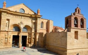 Colonial Zone: Historical Tour with a visit to the Columbus Lighthouse and Tres Ojos Park - Los Tres Ojos: Grottos and mineral-rich cenotes under the surface