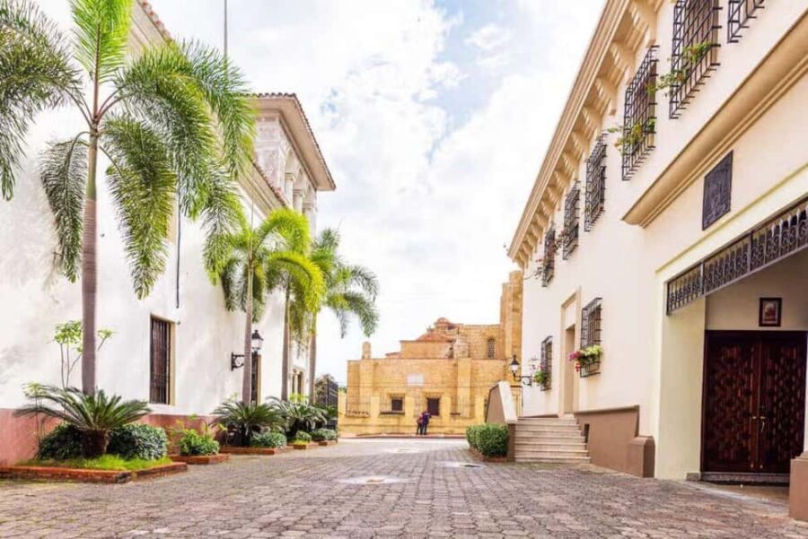 Colonial Zone: Historical Tour with a visit to the Columbus Lighthouse and Tres Ojos Park - Should you book this Colonial Zone + Los Tres Ojos + Columbus Lighthouse tour?