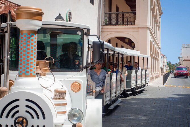 Colonial Zone Train 45 minutes of history and culture in Santo Domingo - Small Group Comfort: Maximum 30 and What That Means