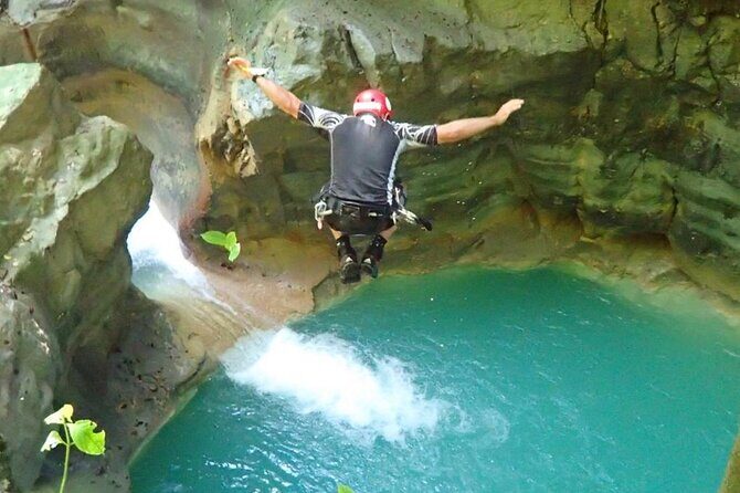 Damajagua experience - The waterfall fun: slides, jumps, and when you should choose the stairs