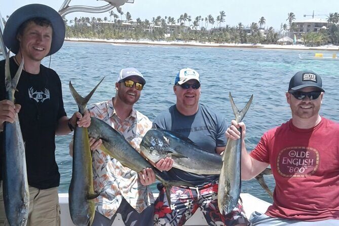 Deep sea fishing in Punta Cana and Bávaro. - Open bar and snacks: keeping the day easy