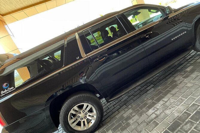 Deluxe SUV Private Round Trip Airport Transfer Uvero Alto Hotels 1-5 Passenger - Flight delays and driver waiting: the monitoring advantage