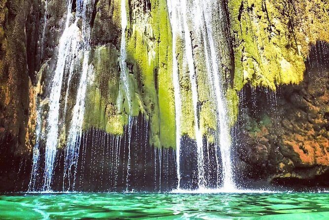El Limón waterfalls Tour (horse riding & swimming) with lunch - Getting to Parada la Manzana (and why that matters)