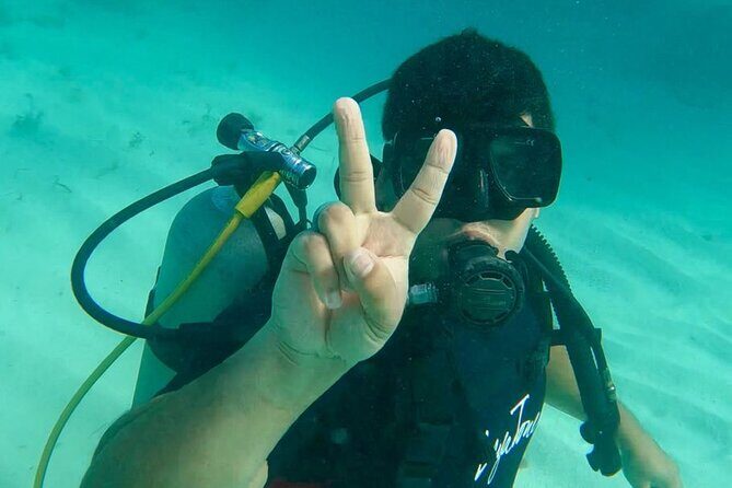 First Time Scuba Diving Experience in Punta Cana - Before water: PADI Intro to Scuba materials and what they’re for