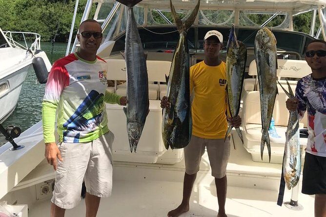 Fishing And Eating Straight From The Sea ( SAONA ISLAND AND PALMILLA) - Yacht Comfort That Actually Helps for an 8-Hour Day