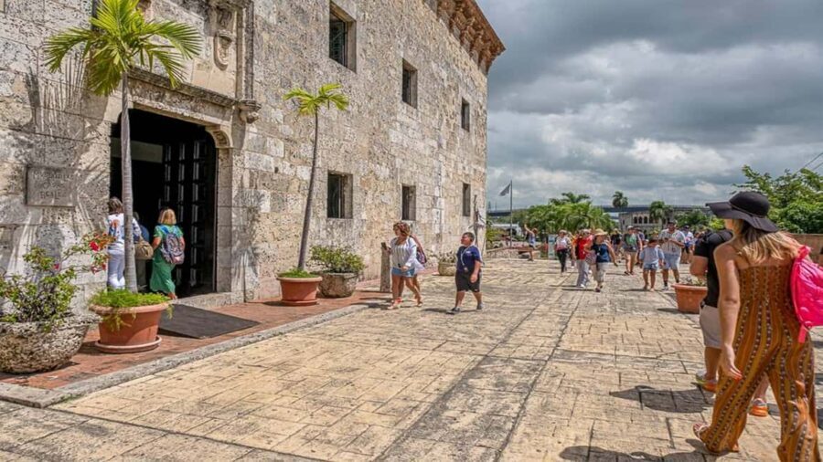 From Santo Domingo: Full day Historical Tour with Lunch - Zona Colonial Museum Walk: Where The Day Becomes Personal
