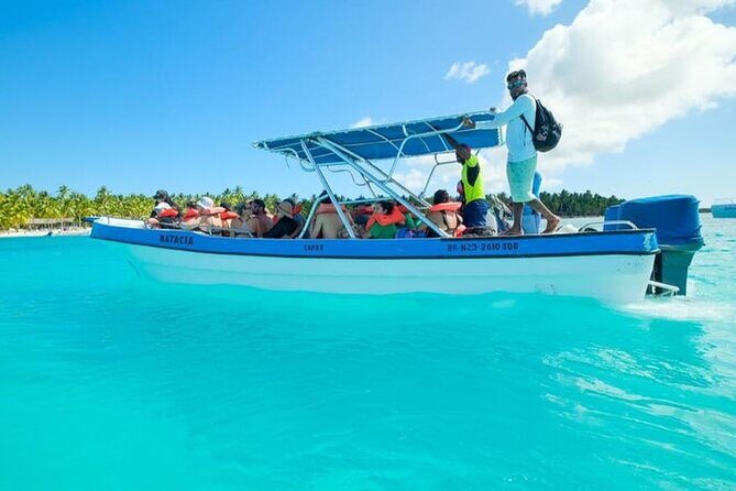 From Santo Domingo Saona Island Food And Drink Catamaran Vip - Why this Saona trip starts at dawn