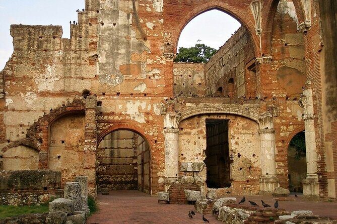 Full-Day Guided Tour in santo Domingo - Meeting at C. José Gabriel García and rolling out at 9:00am