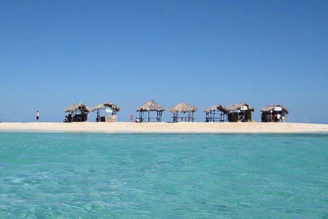 Full Day Tour to Paradise Island - Cayo Arena - What “lunch included” really means on a water-day tour