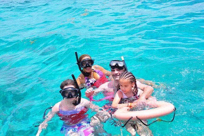 Glass-bottom boat tour to Punta Cana - Captain Adley and the Pace: Why the Group Size Feels Important