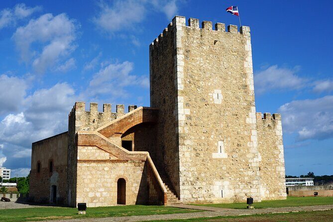 Half Day Excursion Colonial Zone, Faro to Colón, 3 Eyes Park - Faro a Colón (Columbus Lighthouse): Cross-Shaped, Up Close