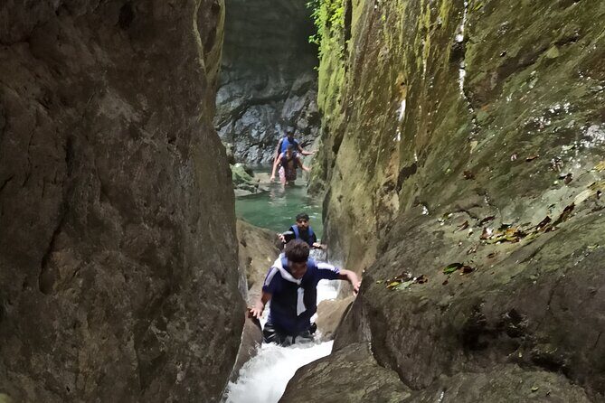 Hiking Tabernacle Thundering Waterfall in Dominican Republic - Lunch at colmado María: typical Dominican food after you earn it