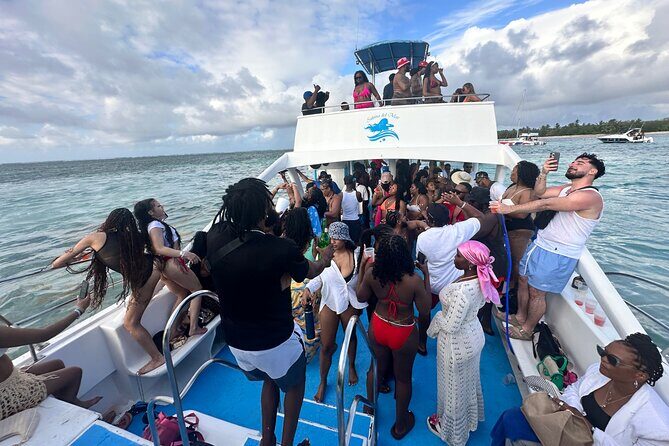 Hip Hop Beat and Live Dj Adults Only Party Boat and Free drinks - Hip Hop Beats and Beach Vibes in Punta Cana: The Vibe in Plain Terms