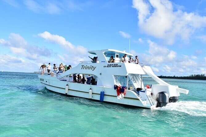 Hip Hop Party Boat Booze Cruise with Open Bar (Adults Only) - Open bar rules: what’s included, and what can cost extra