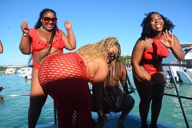 Hip Hop Party Boat Booze Cruise with Open Bar (Adults Only) - Boat comfort and practical realities (including bathrooms)