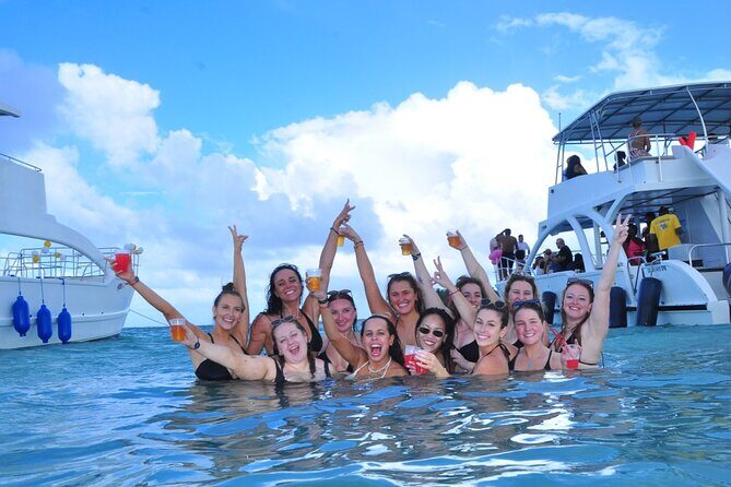 Hip Hop Party Boat Booze Cruise with Open Bar (Adults Only) - Who this adults-only party boat fits best