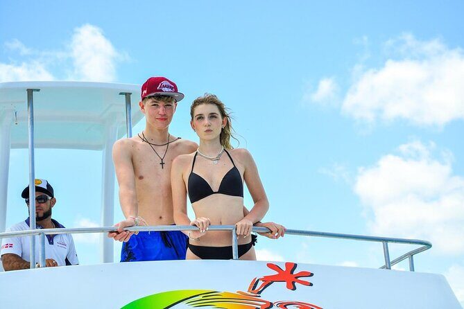 HipHop Party Boat with Unlimited drinks in Punta Cana - The main event: piscina natural / sandbar partying with open bar and toys