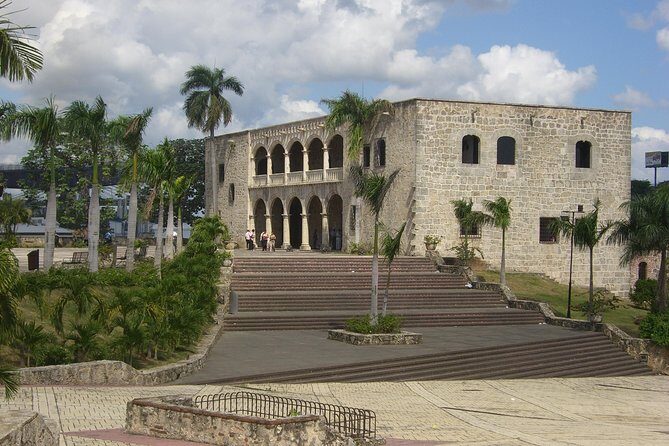 Historical City Tour Santo Domingo - Basilica Catedral de Santa María la Menor: the first cathedral in the Americas