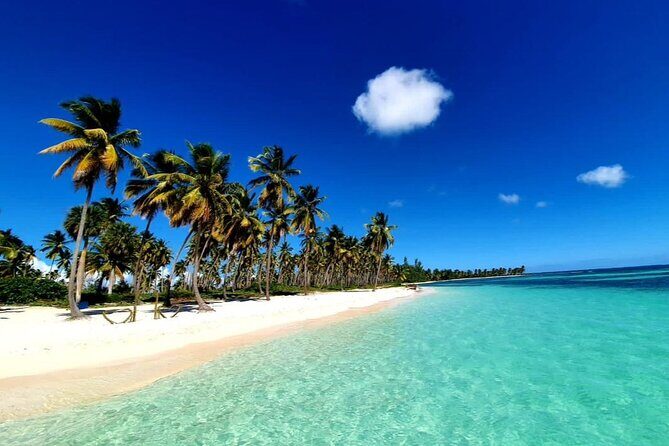 Island DE Saona: EN Small Group Tour on Trimaran Motorise - Stop 1: Mano Juan Direction from Bayahíbe and Your First Taste of the Day