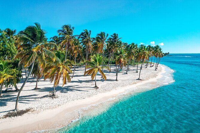 La Romana: Saona Crusoe VIP - Kreuzfahrtgäste - Mano Juan village: small, quiet, and car-free