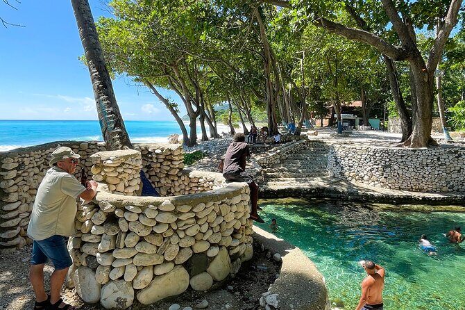 Larimar mine, ALL INCLUSIVE experience, from Barahona - Playa San Rafael: a dramatic beach stop where scenery does the talking