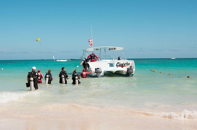 Local diving Bávaro -Double tank - Group Size and Pacing: Up to 10 People