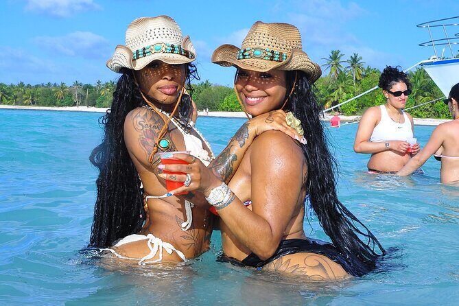 Luxury Hip Hop Boat Party–Drinks, Music, and the Best Vibes in PC - Stop 3: Dolphin Watching From the Boat