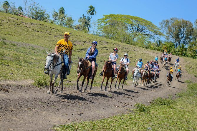 Mega Extreme Adventure: Horseback Riding, Ziplining and more - Horseback riding on the farm: a calmer stretch with mixed expectations
