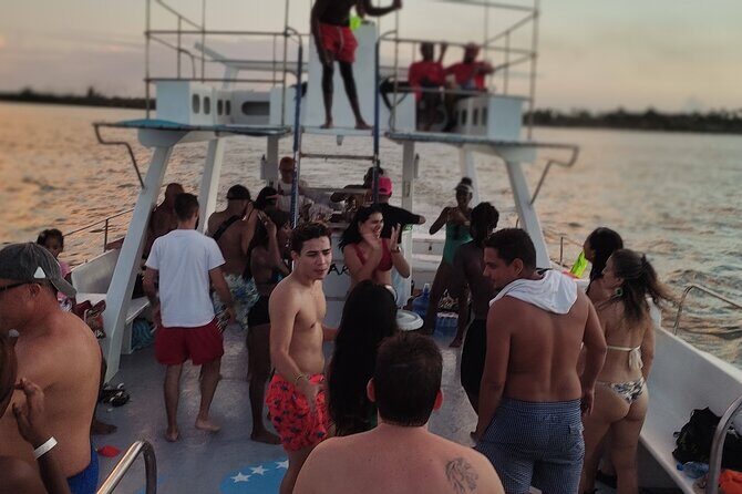 Party Boat / Booze Cruise and Snorkeling - Open Bar - Open Bar on the Catamaran: Drinks, Snacks, and the Party Setup