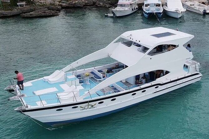 Party Booze Boat Fiesta Sand Bar-Snorkeling-Music-Drinks-Dancing - The Music and Open Bar That Turn a Cruise Into a Real Party