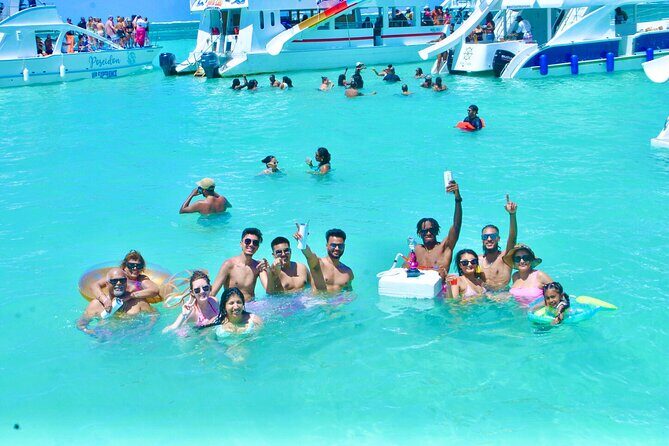 Party Booze Boat Fiesta Sand Bar-Snorkeling-Music-Drinks-Dancing - Cruise Stops Near Bávaro: Natural Pool Energy and Dolphin Island Chances