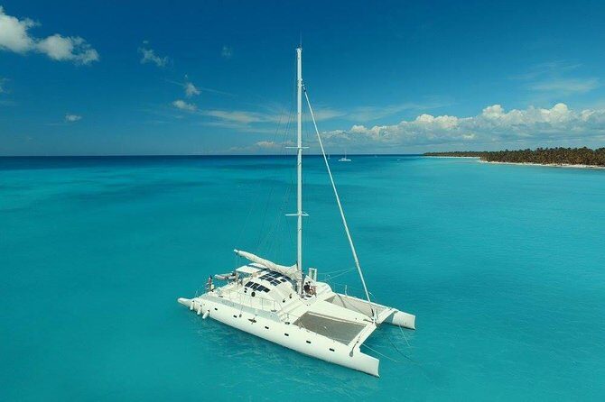 Private Luxury Catamaran - Saona or Catalina island - Flexible Stops: From Catuano to Saona or Catalina