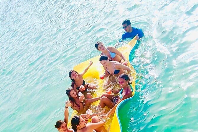 Private Party Boat at Coast of Punta Cana and Bávaro - Music and onboard fun: the sound system matters