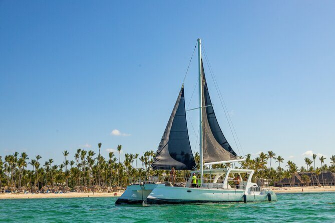 Private Sailing Catamaran - Where it starts at Los Corales Beach Bávaro (and why that’s convenient)