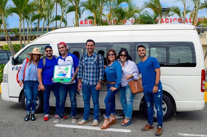 Private Transfer from Punta Cana Airport to or from Punta Cana and Bavaro Hotels - Vehicle Choice and Group Size Value (Up to 5 People)