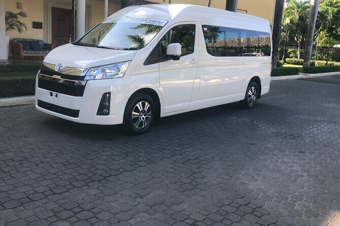 Private Transfer (STI) Santiago de los Caballeros - Puerto Plata - Clean, comfortable vehicles with real room for your group