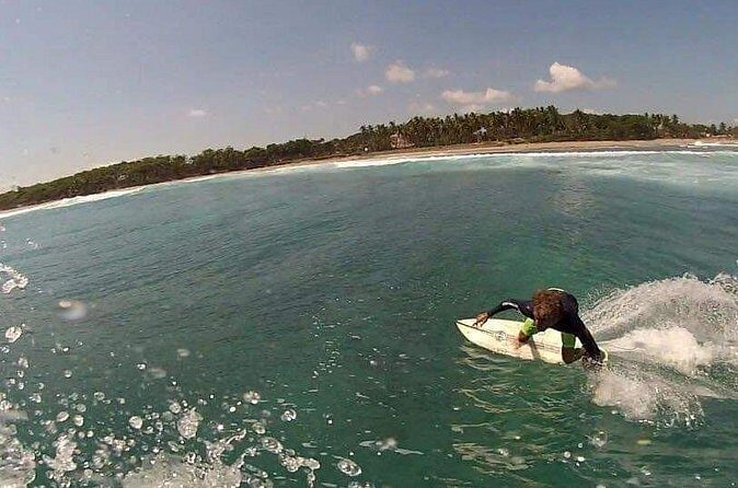Professional surf lessons Dominican Republic, Cabarete, Encuentro - Theory becomes practice: your first hour in the water with help