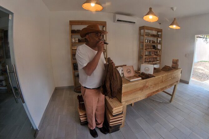 Puerto plata city tour and beach - Stop 2: Puerto Plata city loop—rum, Amber Museum, Independence Park, and colorful streets
