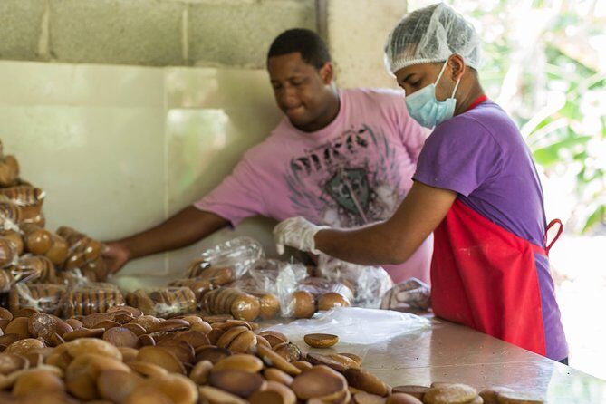 Puerto Plata: Escapada Cultural Tour in Puerto Plata - Imbert Cheese Factory and Park Break: The Traditional Family Finish