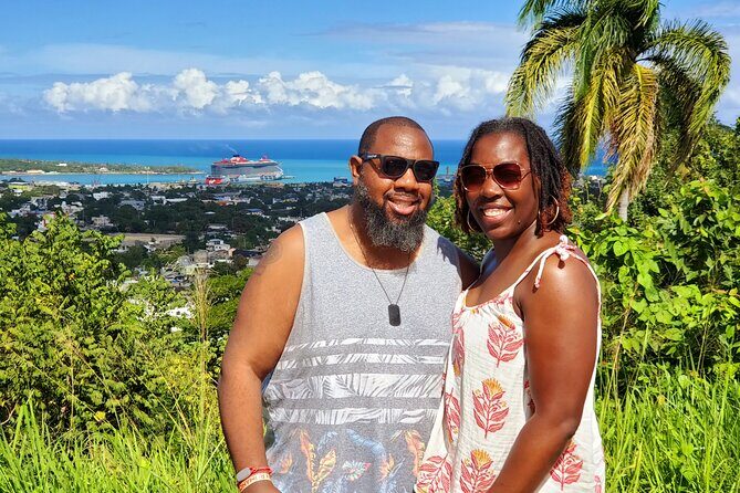Puerto Plata VIP: The Exclusive E&J City Tour - Museo del Ámbar Dominicano: amber in a Victorian-style building