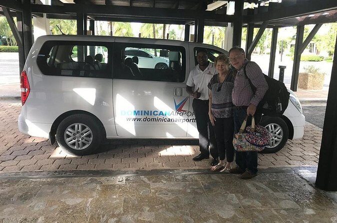 Punta Cana Airport to LIVE AQUA (Uvero Alto) R/T - Finding the driver: the name-sign pickup that should work