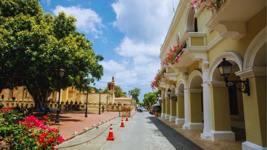 Punta Cana: Experience the essence of Santo Domingo with lunch and the Colonial Zone - Why Santo Domingo fits so well into a day trip