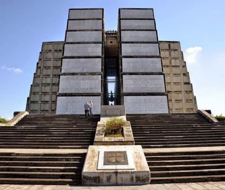 Punta Cana: Experience the essence of Santo Domingo with lunch and the Colonial Zone - Three Eyes National Park: the Cave of the Three Eyes in practice